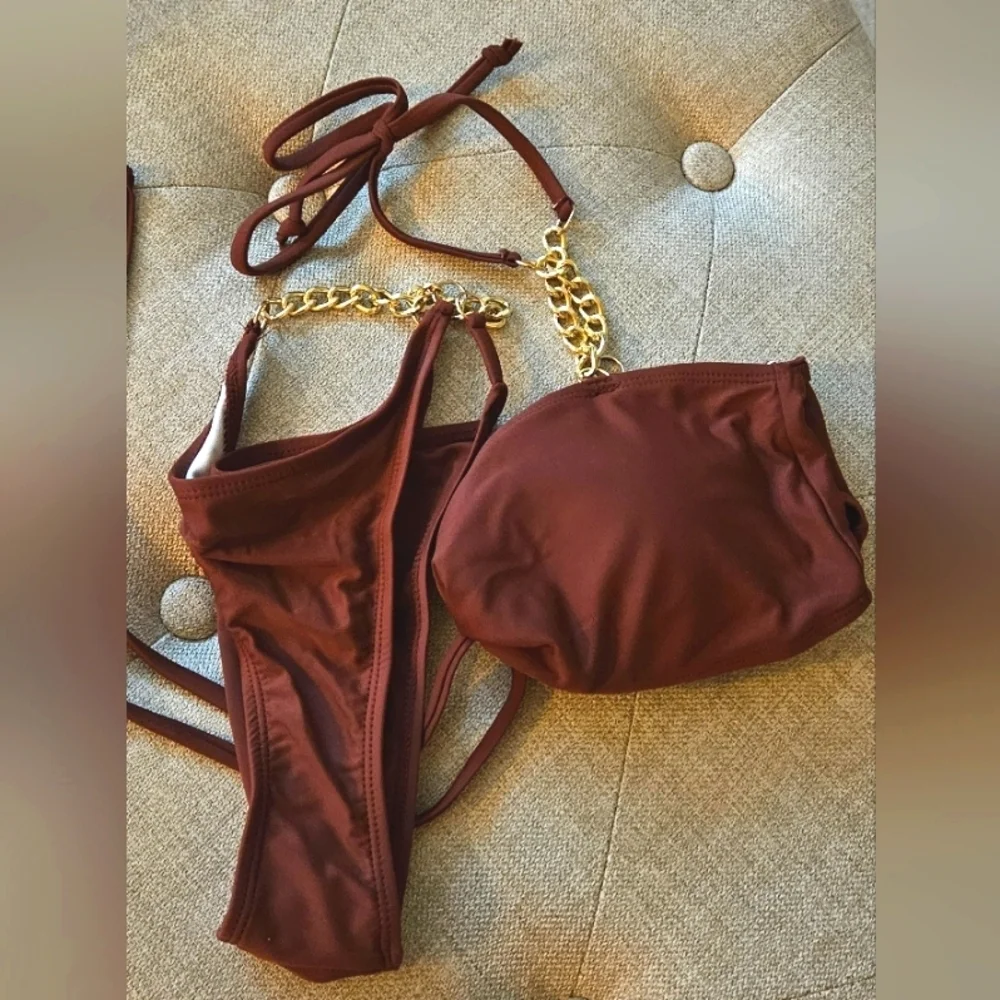 🌟NWOT  Chocolate Brown Two Piece Bathing Suit Bikini-Gold Chain Accents 🌟